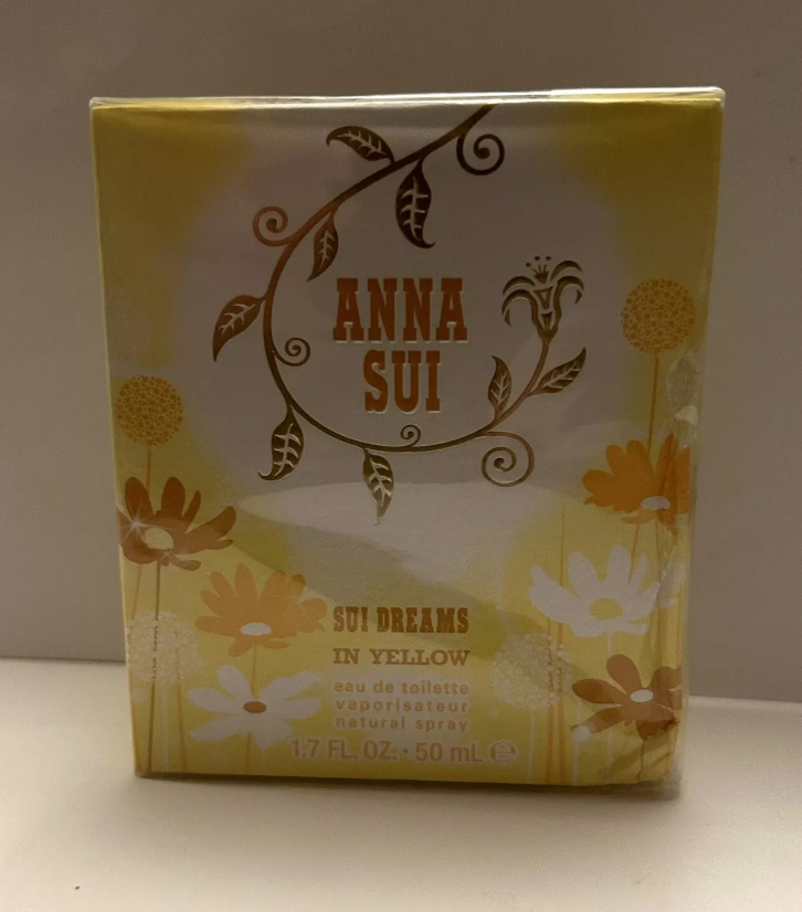 Anna Sui - Sui Dreams in Yellow Eau de Toilette Spray 50ml - Tiny Box Dent - NEW