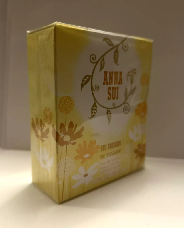 Anna Sui - Sui Dreams in Yellow Eau de Toilette Spray 50ml - Tiny Box Dent - NEW