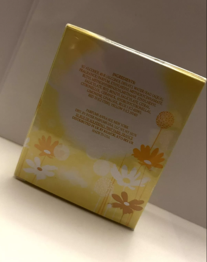 Anna Sui - Sui Dreams in Yellow Eau de Toilette Spray 50ml - Tiny Box Dent - NEW