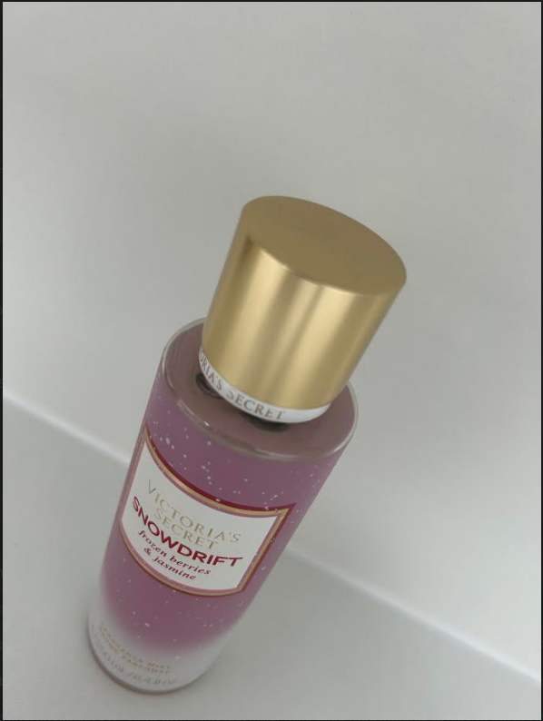 VICTORIA’S SECRET, Snowdrift Frozen Berries & Jasmine Fragrance Body Mist 250ml