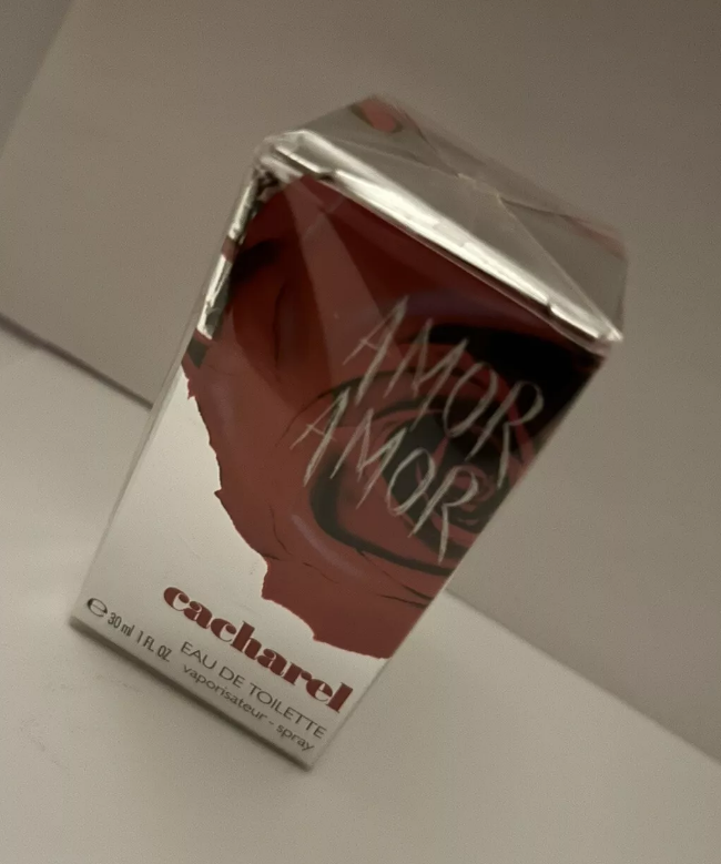 Cacharel Amor Amor Eau De Toilette for Women- 30ml -Small Box Dent- New & Sealed