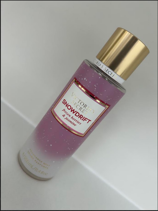 VICTORIA’S SECRET, Snowdrift Frozen Berries & Jasmine Fragrance Body Mist 250ml